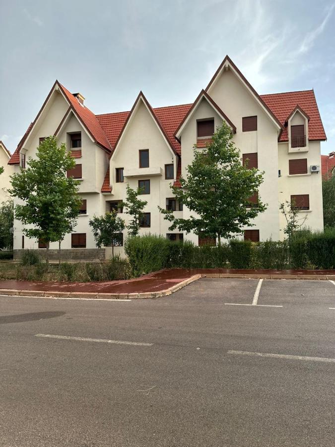 Ifrane Apartment With Swimming Pool Eksteriør billede