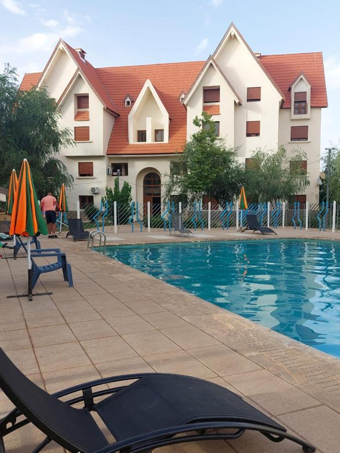 Ifrane Apartment With Swimming Pool Eksteriør billede